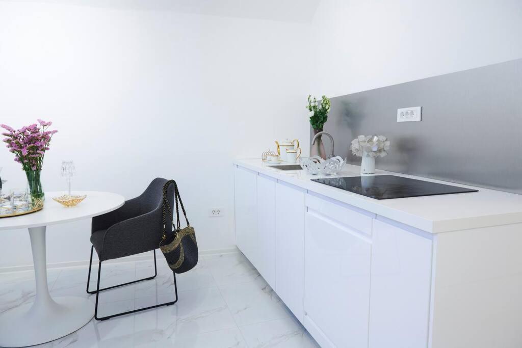 White Bliss Hideaway Apartment Ljubljana Ngoại thất bức ảnh