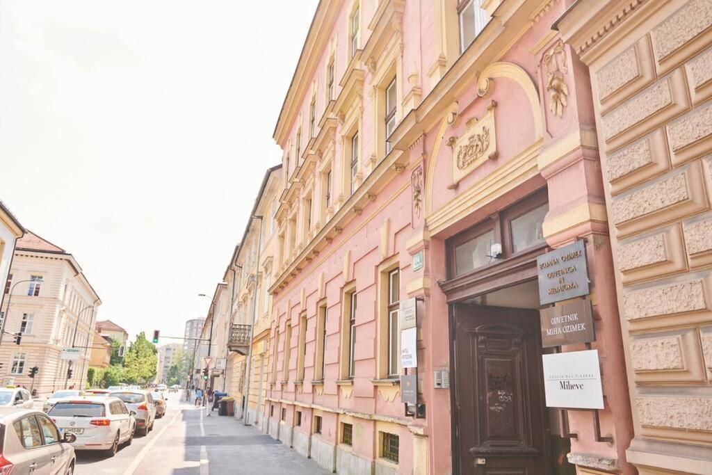 White Bliss Hideaway Apartment Ljubljana Ngoại thất bức ảnh